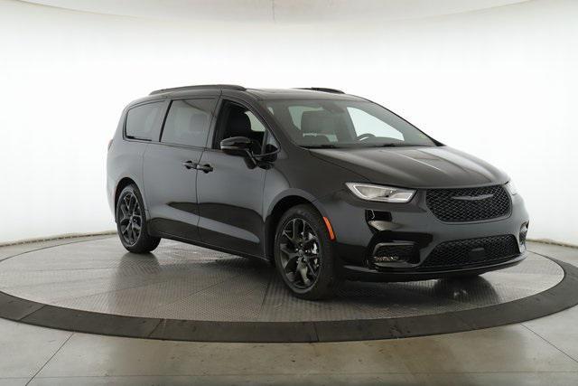 new 2026 Chrysler Pacifica car, priced at $52,745