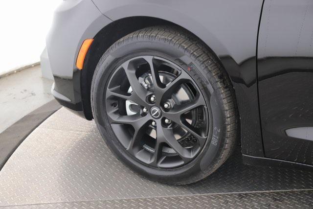 new 2026 Chrysler Pacifica car, priced at $52,745