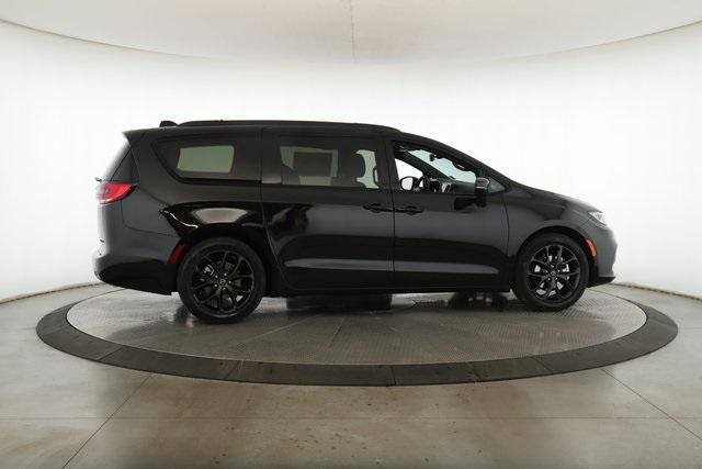 new 2026 Chrysler Pacifica car, priced at $52,745