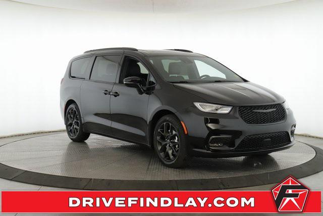 new 2026 Chrysler Pacifica car, priced at $52,745