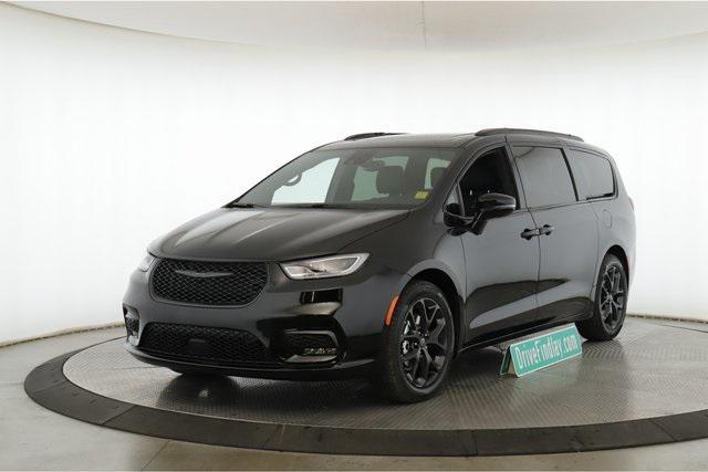 new 2026 Chrysler Pacifica car, priced at $52,745