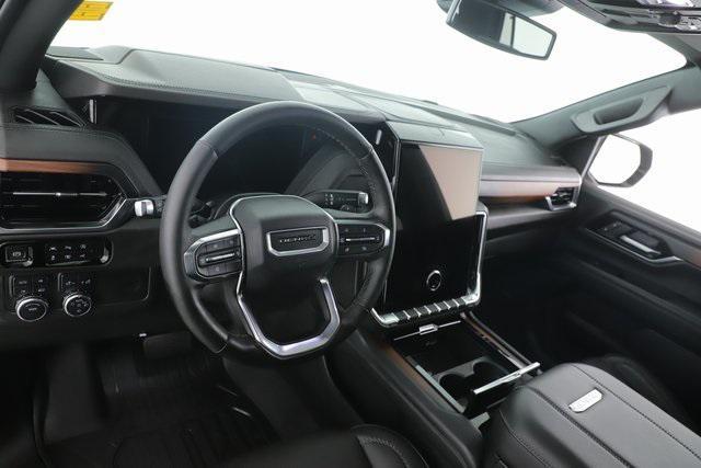 used 2025 GMC Yukon car, priced at $73,900