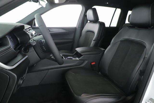 new 2025 Jeep Grand Cherokee car, priced at $37,280