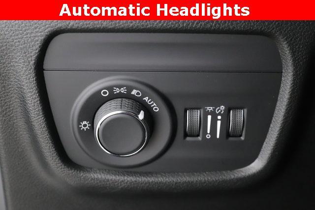 new 2025 Jeep Grand Cherokee car, priced at $37,280