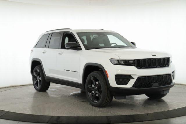 new 2025 Jeep Grand Cherokee car, priced at $37,280