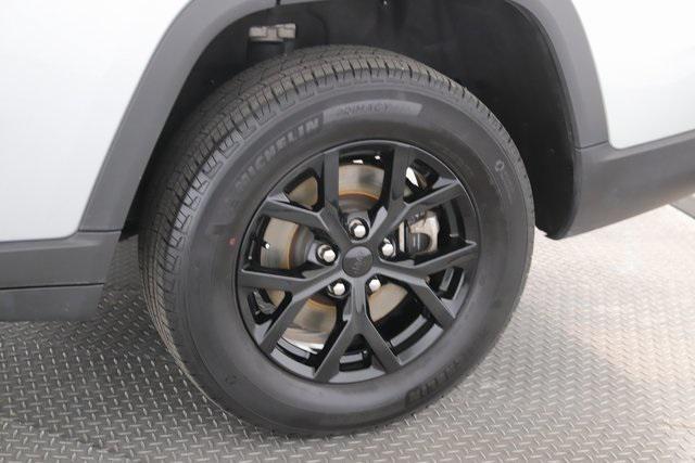 used 2024 Jeep Grand Cherokee L car, priced at $26,900