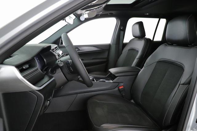 new 2025 Jeep Grand Cherokee car, priced at $45,675