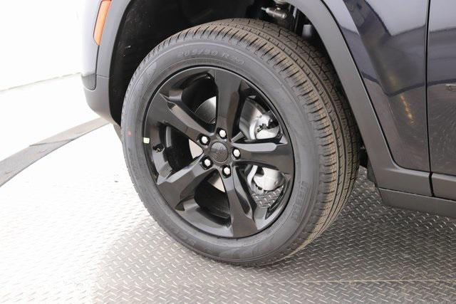 new 2025 Jeep Grand Cherokee car, priced at $42,395
