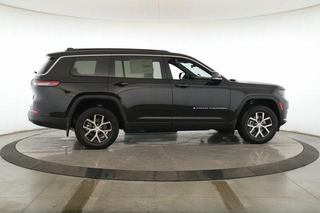 new 2025 Jeep Grand Cherokee L car, priced at $43,999