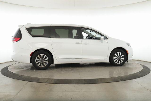 used 2022 Chrysler Pacifica Hybrid car, priced at $29,977