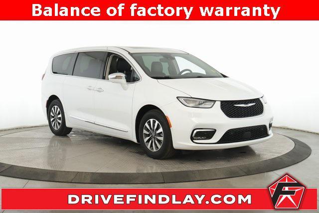 used 2022 Chrysler Pacifica Hybrid car, priced at $29,977