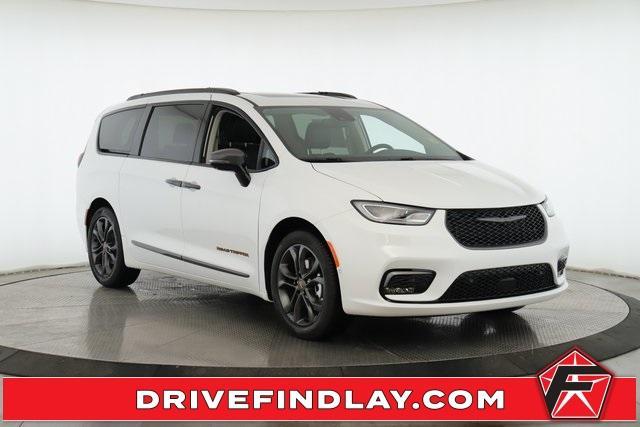 new 2024 Chrysler Pacifica car, priced at $44,709