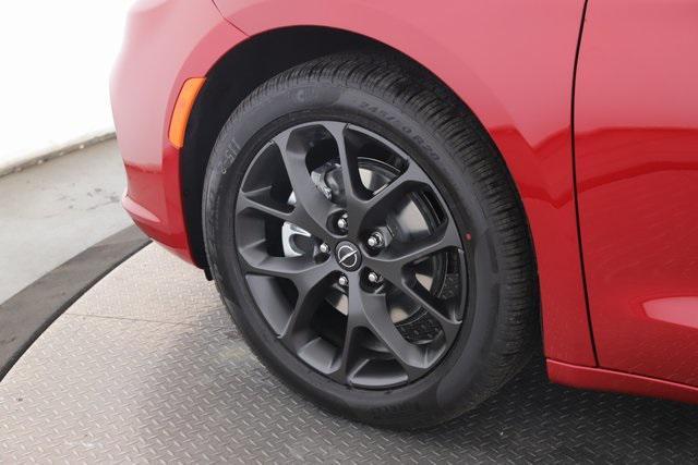 new 2026 Chrysler Pacifica car, priced at $40,630