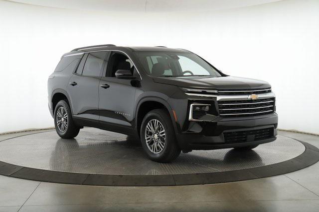 used 2025 Chevrolet Traverse car, priced at $35,977