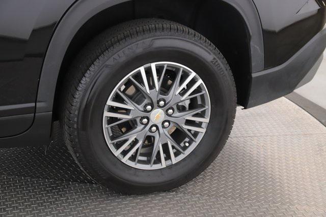 used 2025 Chevrolet Traverse car, priced at $35,977