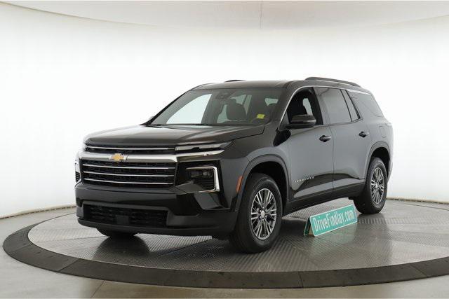 used 2025 Chevrolet Traverse car, priced at $35,977