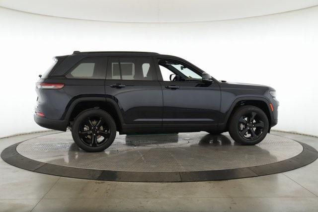 new 2024 Jeep Grand Cherokee car, priced at $50,297