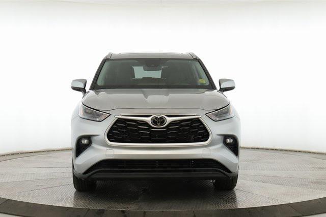 used 2024 Toyota Highlander car, priced at $39,977