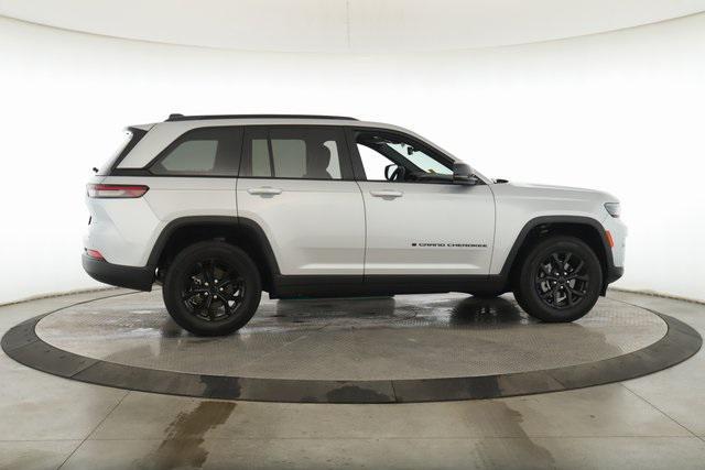 used 2024 Jeep Grand Cherokee car, priced at $36,987