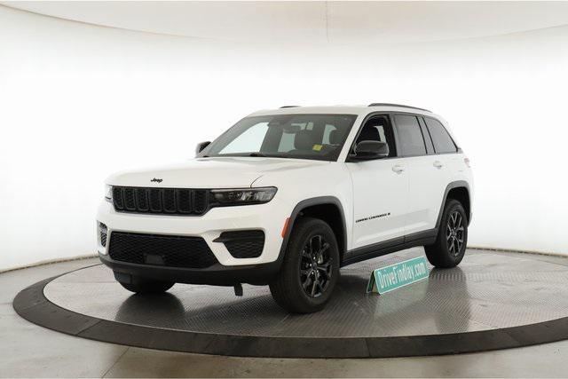 used 2024 Jeep Grand Cherokee car, priced at $28,900