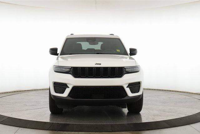 used 2024 Jeep Grand Cherokee car, priced at $28,900