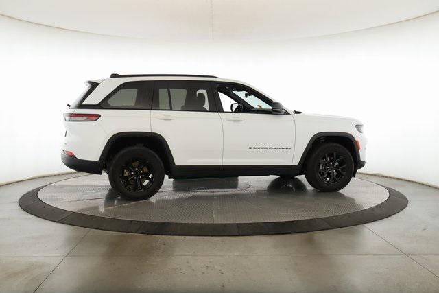 used 2024 Jeep Grand Cherokee car, priced at $28,900