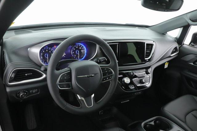 new 2025 Chrysler Pacifica car, priced at $43,142