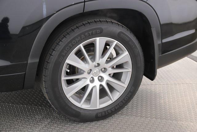 used 2014 Toyota Highlander car, priced at $9,900