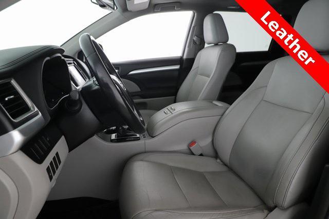 used 2014 Toyota Highlander car, priced at $9,900