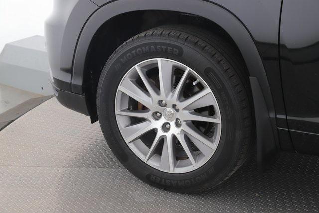 used 2014 Toyota Highlander car, priced at $9,900