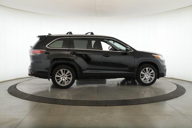 used 2014 Toyota Highlander car, priced at $9,900