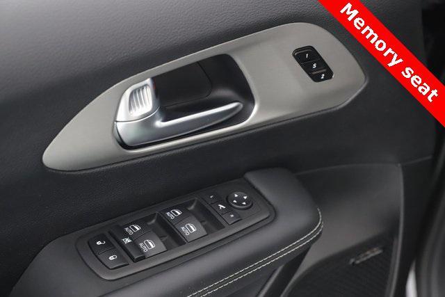 used 2025 Chrysler Pacifica Hybrid car, priced at $45,000