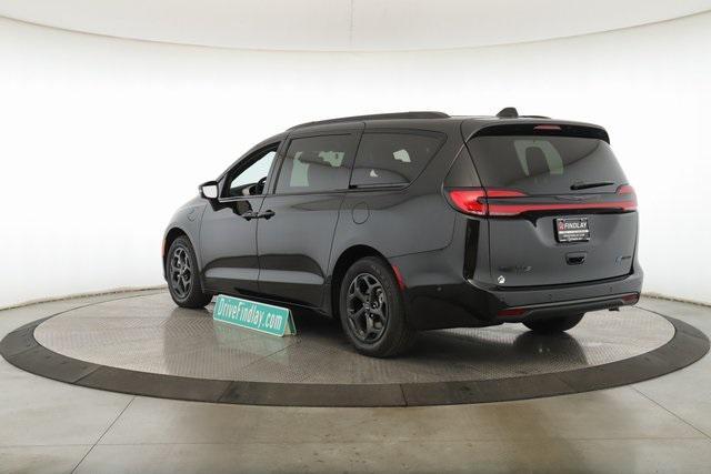 used 2025 Chrysler Pacifica Hybrid car, priced at $45,000