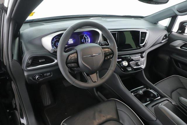 used 2025 Chrysler Pacifica Hybrid car, priced at $45,000