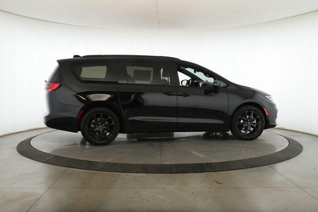 new 2026 Chrysler Pacifica car, priced at $40,135