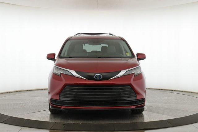 used 2022 Toyota Sienna car, priced at $30,977