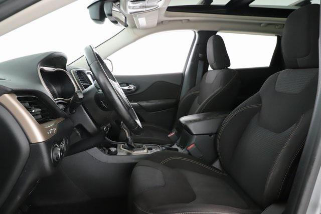 used 2016 Jeep Cherokee car, priced at $5,999