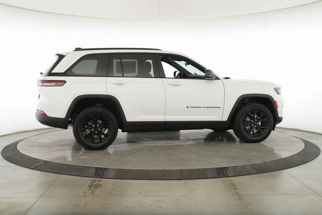 new 2025 Jeep Grand Cherokee car, priced at $42,348