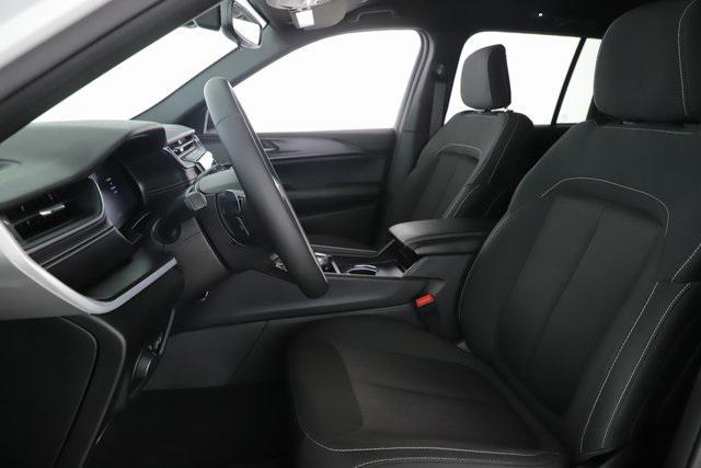 used 2024 Jeep Grand Cherokee car, priced at $27,900