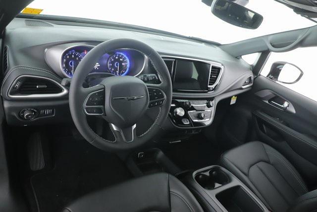 new 2026 Chrysler Pacifica car, priced at $38,385