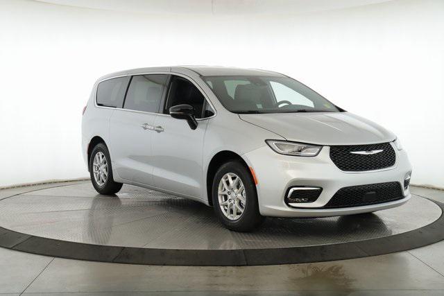 new 2026 Chrysler Pacifica car, priced at $38,385