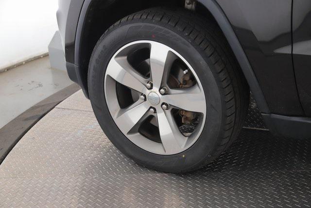 used 2016 Jeep Grand Cherokee car, priced at $18,735