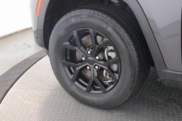 used 2024 Jeep Grand Cherokee L car, priced at $25,900