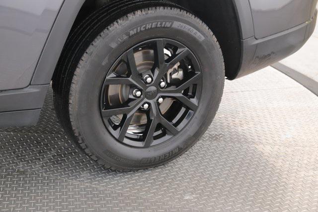 used 2024 Jeep Grand Cherokee L car, priced at $25,900