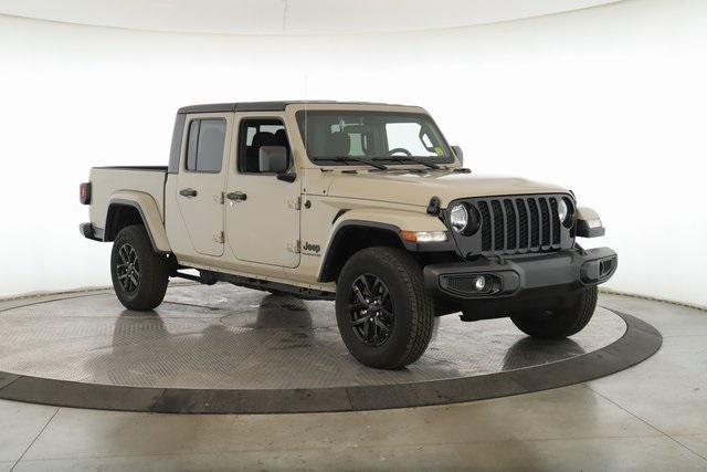 used 2022 Jeep Gladiator car, priced at $30,999