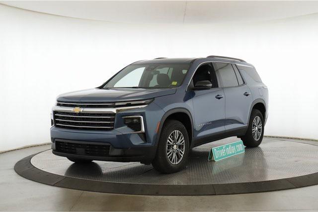 used 2025 Chevrolet Traverse car, priced at $36,990