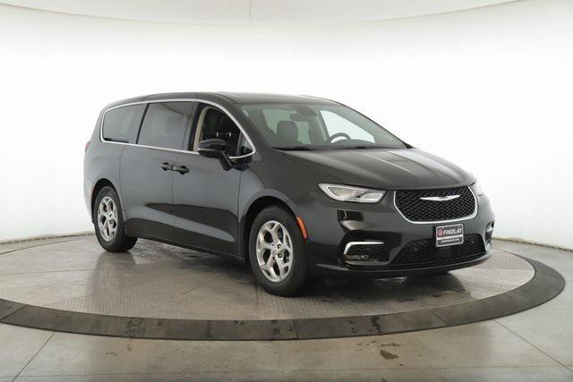 used 2024 Chrysler Pacifica car, priced at $39,998