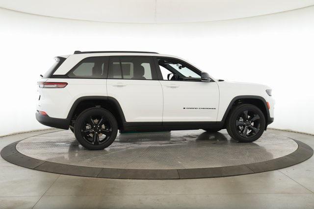 new 2025 Jeep Grand Cherokee car, priced at $46,080