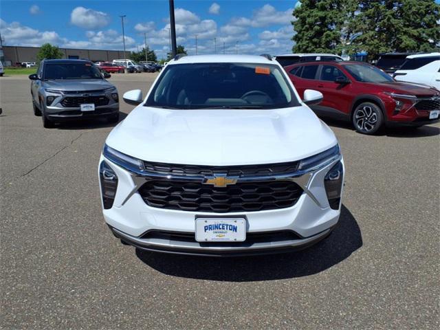 new 2025 Chevrolet Trax car, priced at $24,302