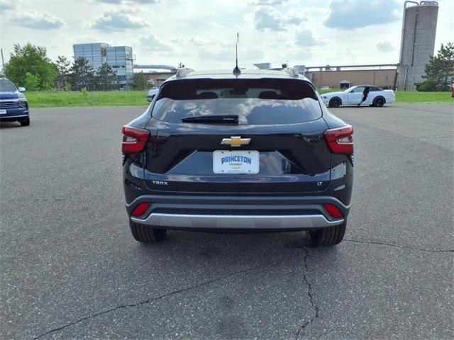 new 2025 Chevrolet Trax car, priced at $25,024